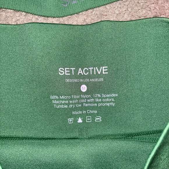Set Active Sculptflex Box Cut Bra and Bike Shorts in Lucky - Picture 3 of 3
